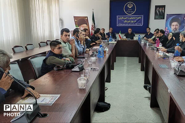 آیین تقدیر فرماندار شهرستان جعفرآباد از خبرنگاران 