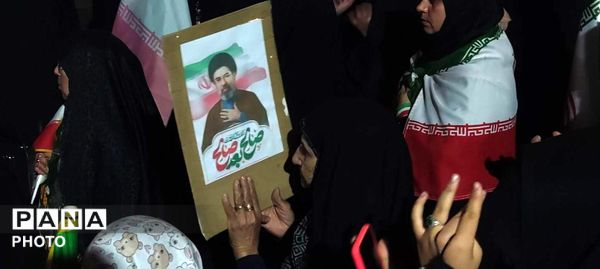  پلاکارد ها و پرچم ها فانوس راه حق 