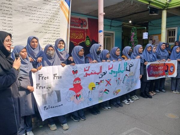 برگزاری رویداد "هفته ماها" در دبیرستان پاینده اهواز