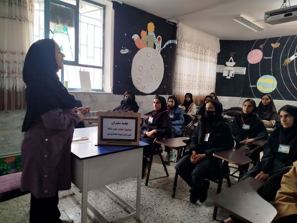 جلسه سفیران سلامت در دبیرستان شهید محمدی پور خلیل آباد 
