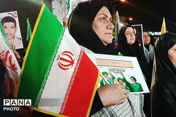 ایران حرمِ مقتدر، تجلی ایمان و میهن‌ پرستی در تجمعات شبانه میدان امام (ره)