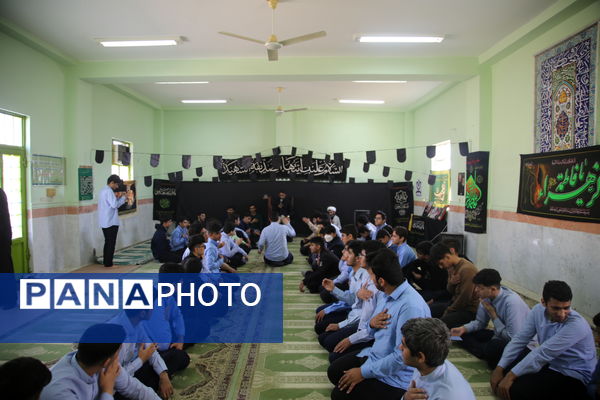 مراسم عزاداری ایام فاطمیه توسط دانش‌آموزان تنگستانی