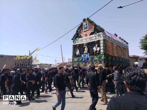 شکوه هیئت های عزاداری فدافن و مردم در روز عاشورا 