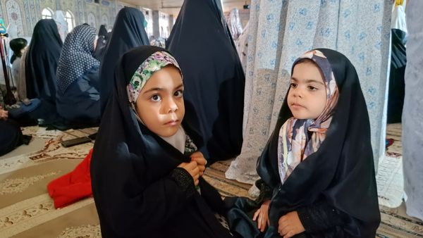 حضور پرشور دانش‌آموزان و فرهنگیان در نماز جمعه یاسوج
