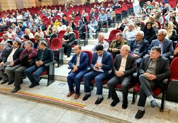 آیین تجلیل از اساتید و مدیران انجمن خوش‌نویسان شهرستان بروجن 