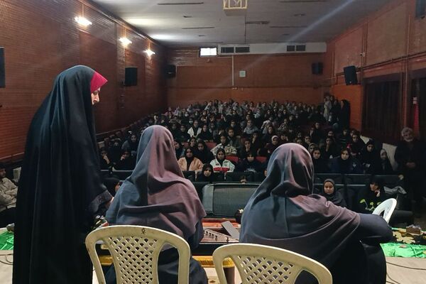 دبیرستان عترت ورامین، عطر مادر را در کانون هدایت پراکند