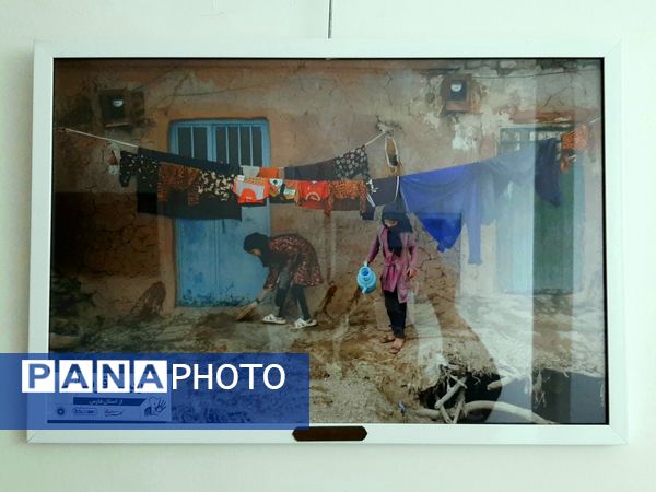 برگزاری نمایشگاه اشک‌ها و لبخندها در مشهد