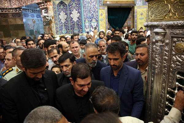 حضور معاون اول رئیس جمهور در جمع زائران حرم کریمه اهل بیت(س)