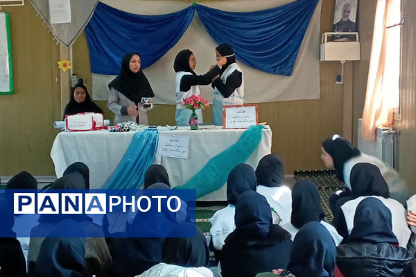 افتتاحیه سفیران سلامت در دبیرستان آمنه‌_کوثر شهرستان فیروزه