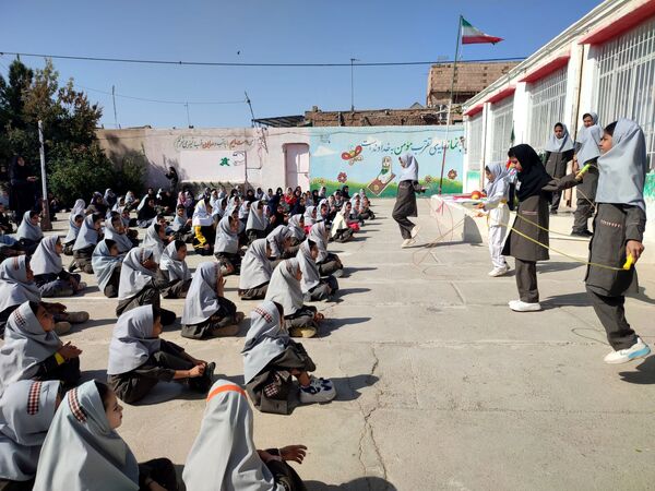 جشن پویایی و تندرستی در فدافن؛ المپیاد ورزشی مدرسه شهید نجفی به راه افتاد