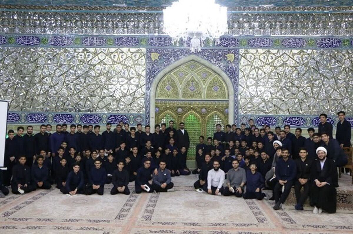 آیین شکرانه خدمت ۳۰۰ خادم نوجوان در حرم حضرت معصومه(س)