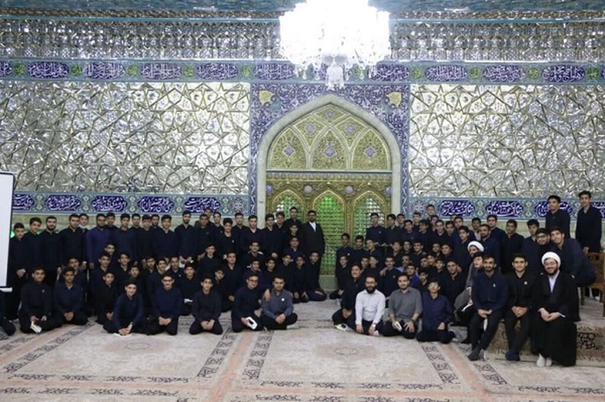آیین شکرانه خدمت ۳۰۰ خادم نوجوان در حرم حضرت معصومه(س)