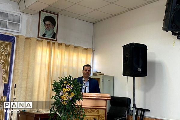 پژوهشگران نوجوان پیشوا روی سکوی افتخار