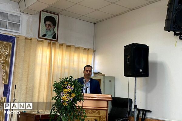 پژوهشگران نوجوان پیشوا روی سکوی افتخار
