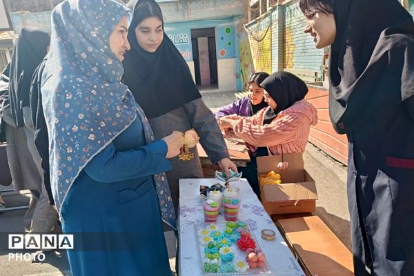رنگِ خلاقیت در مدرسه رستمرودی پیچید؛ برگزاری بازارچه خوارزمی