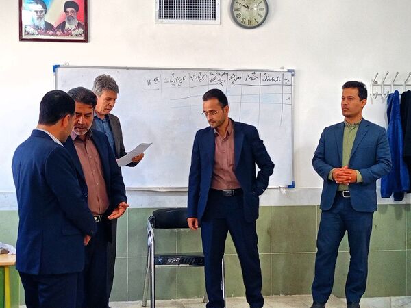 آزمون سنجش در دبیرستان میثاق 