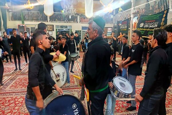 عزاداری شب هشتم ماه محرم در شهر بار 