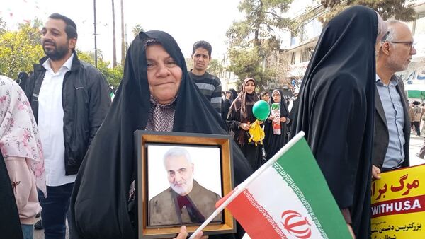 یک روز متفاوت با حضور مردمی از جنس غیرت و استقامت