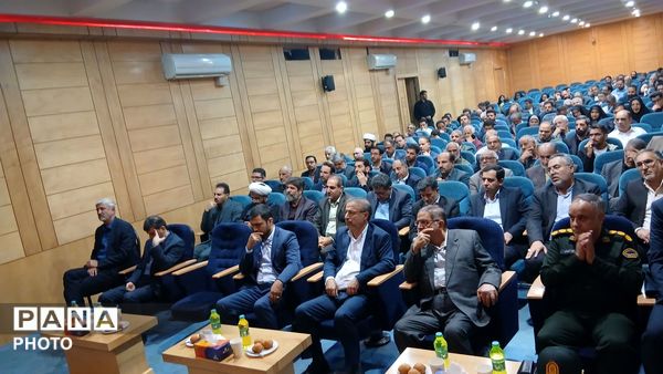 مراسم تودیع و معارفه فرماندار شهرستان تویسرکان، گامی نو در خدمت‌رسانی به مردم