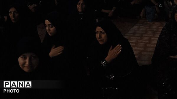 نهمین شب از مراسم عزاداری امام حسین همراه با هئیت زنجیر زنی در مسجد الغدیر