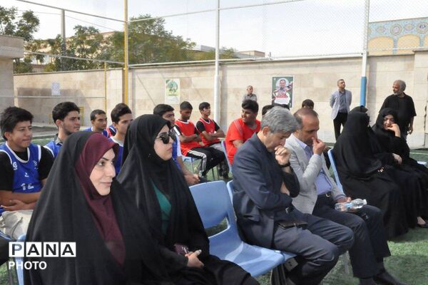 افتتاح نخستین زمین چمن مصنوعی مدارس استثنایی استان تهران در ورامین به نام شهید «ابوالفضل گلستانی»