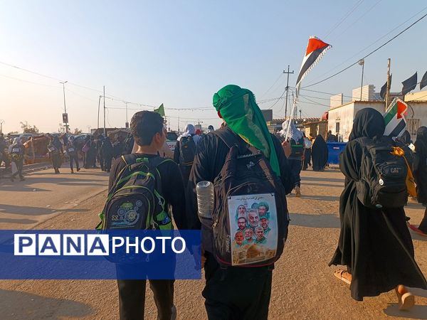 حضور زائران در مراسم پیاده‌روی اربعین حسینی
