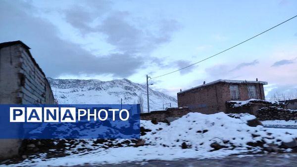 بارش اولین برف پاییزی در روستای نورآباد شازند