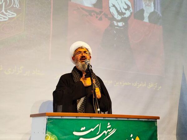 نماز جمعه در کاشمر 