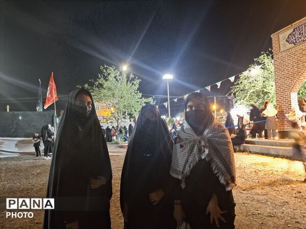 اجرای نمایش شهدای مدرسه میناب در تجمعات شهر آوه