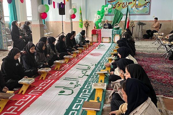 محفل انس با قرآن به مناسبت ولادت حضرت مهدی(عج)در دبیرستان طریقت جوادآباد