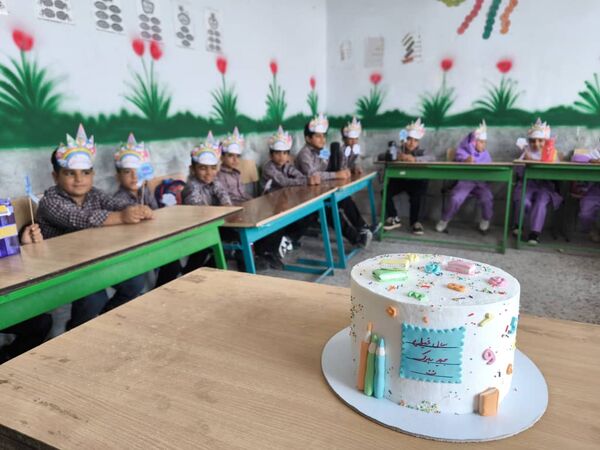 شور و شوق آغاز مدرسه؛ جشن به‌یادماندنی کلاس‌اولی‌ها در روستای مزرعه