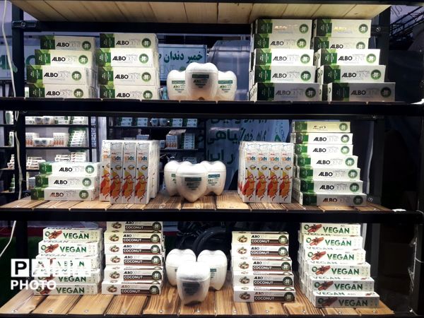 نمایش طعم و زیبایی در دو نمایشگاه بزرگ صنایع غذایی و پوشاک همدان