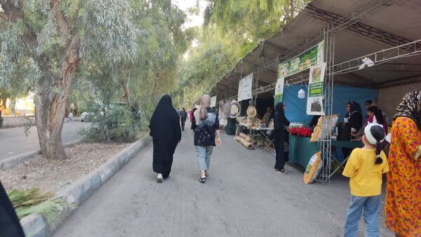 جشنواره مغ مهرگان جشن خرما و فرهنگ در حاجی‌آباد