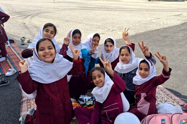 «آش انقلاب» در دبستان استقلال حاجی‌آباد