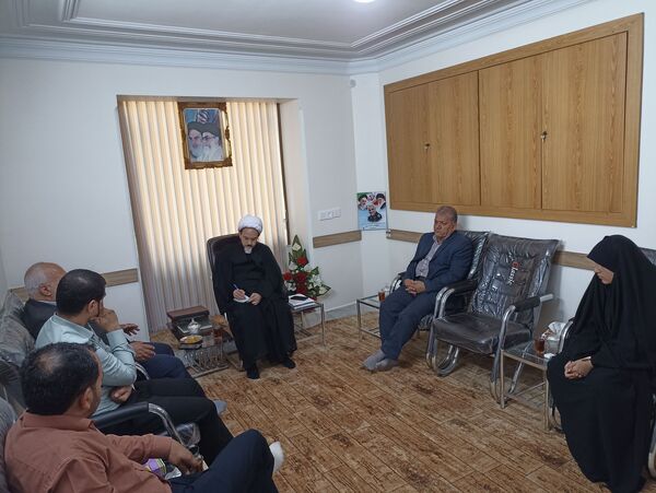 دیدار خبرنگاران شهرستان خلیل‌آباد با امام جمعه شهرستان به‌مناسبت روز خبرنگار