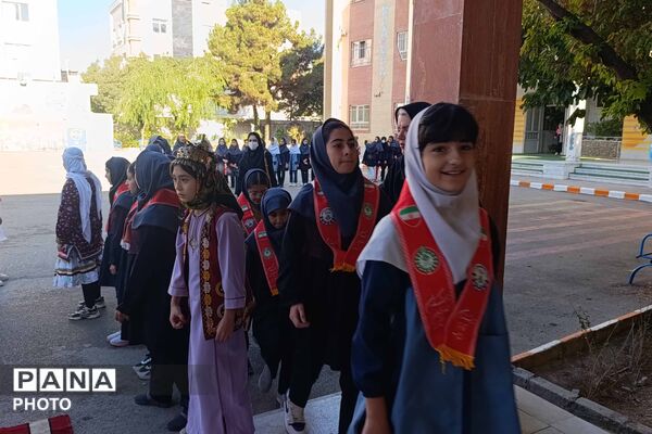 تقسیم مهربانی با شور عاطفه‌ها در مدارس خراسان شمالی