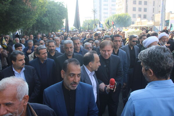 مراسم تشییع پیکر پنج شهید گمنام در بوشهر