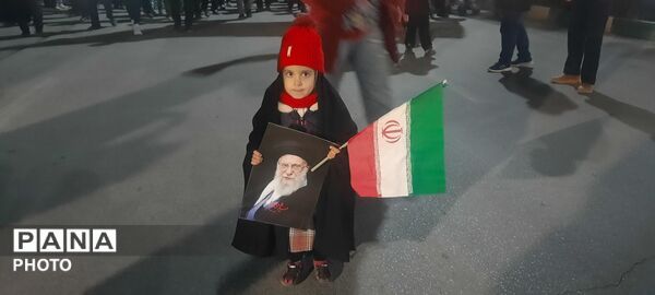 تشییع باشکوه شهید محمد مولوی و مردمی که میدان را خالی نکردند