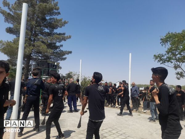 مراسم روز عاشورا در روستای عظیم اباد 