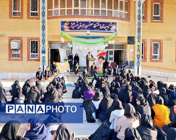 جشن میلاد حضرت زینب در دبیرستان حضرت زینب 