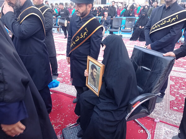 مراسم تشییع و خاکسپاری دو شهید گمنام دوران دفاع مقدس در قم