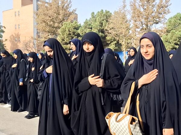 کلاس‌های پیش نیاز سال تحصیلی در مدرسه شاهد تقوا پیشگان 