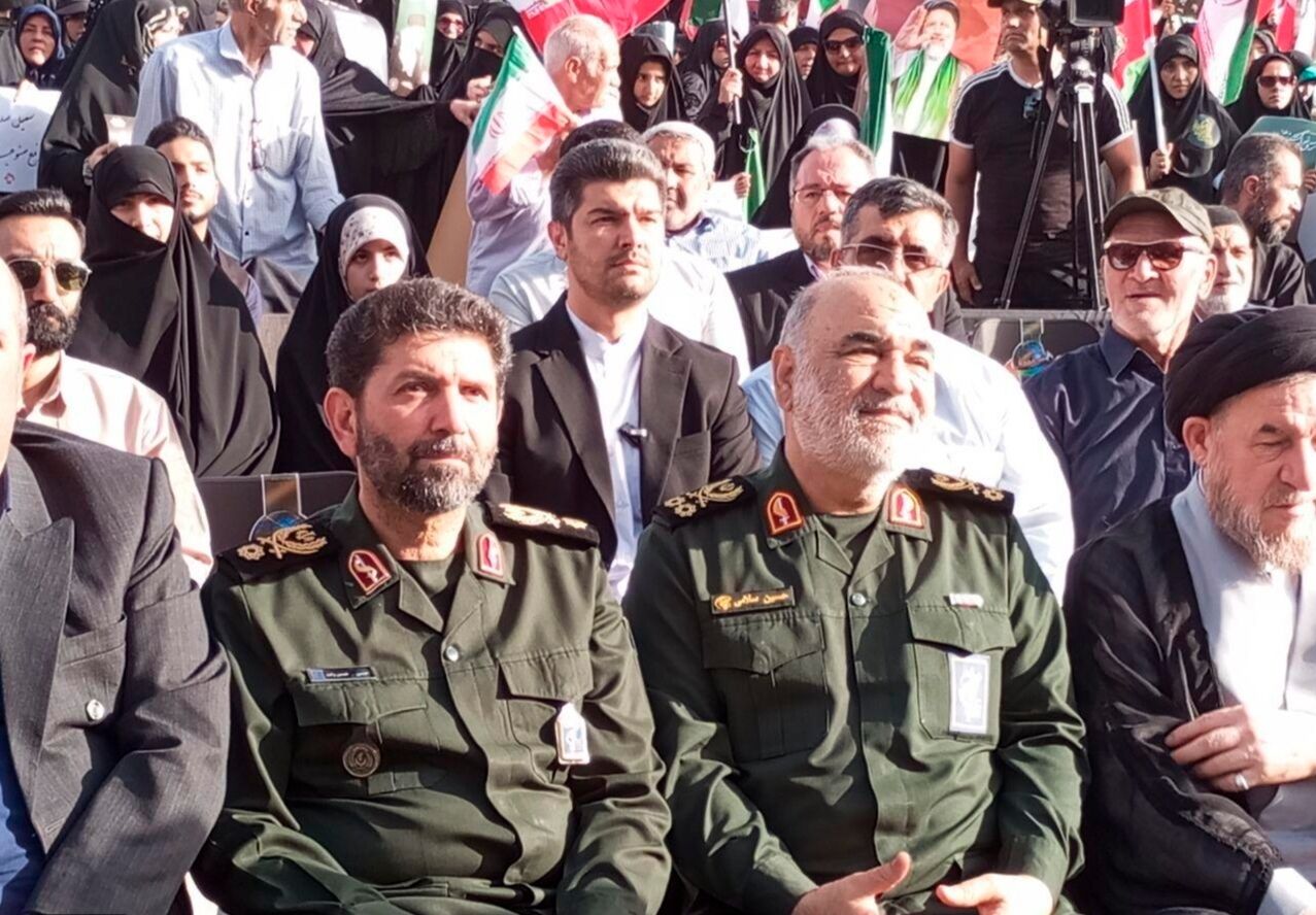 شهید رئیسی معیار یک رئیس‌جمهور کامل و نماد اقتدار ملی بود