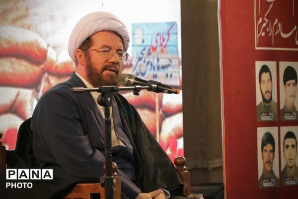 یادواره شهدا در تکیه سادات مروست 