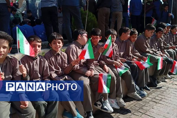 13 آبان؛ تجلی بیداری و استکبارستیزی دانش‌آموزان