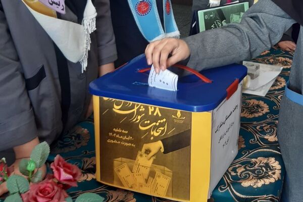 برگزاری انتخابات شورای دانش‌آموزی در دبیرستان فرزانگان قائمشهر