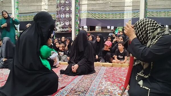 همایش شیرخوارگان حسینی با حضور خیل عظیمی از عزاداران در فاروج 