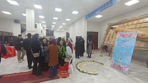 نمایشگاه  آثار پژوهشی وفن آوری در فرهنگسرای سیمرغ