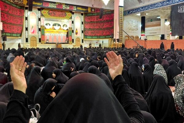 مراسم عزادای بانوان در حرم حضرت معصومه(س)