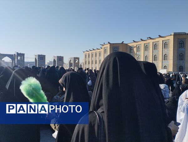 اقامه نماز عید فطر در حرم مطهر رضوی